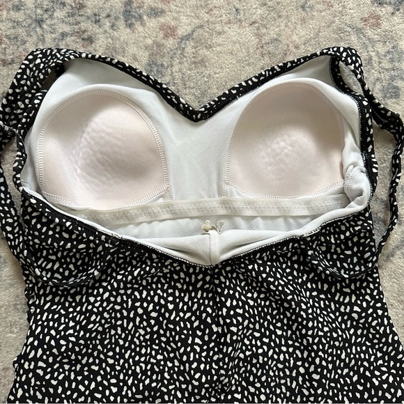 Speedo Black & White Pattern One Piece Swimsuit #4 - Picture 5 of 10